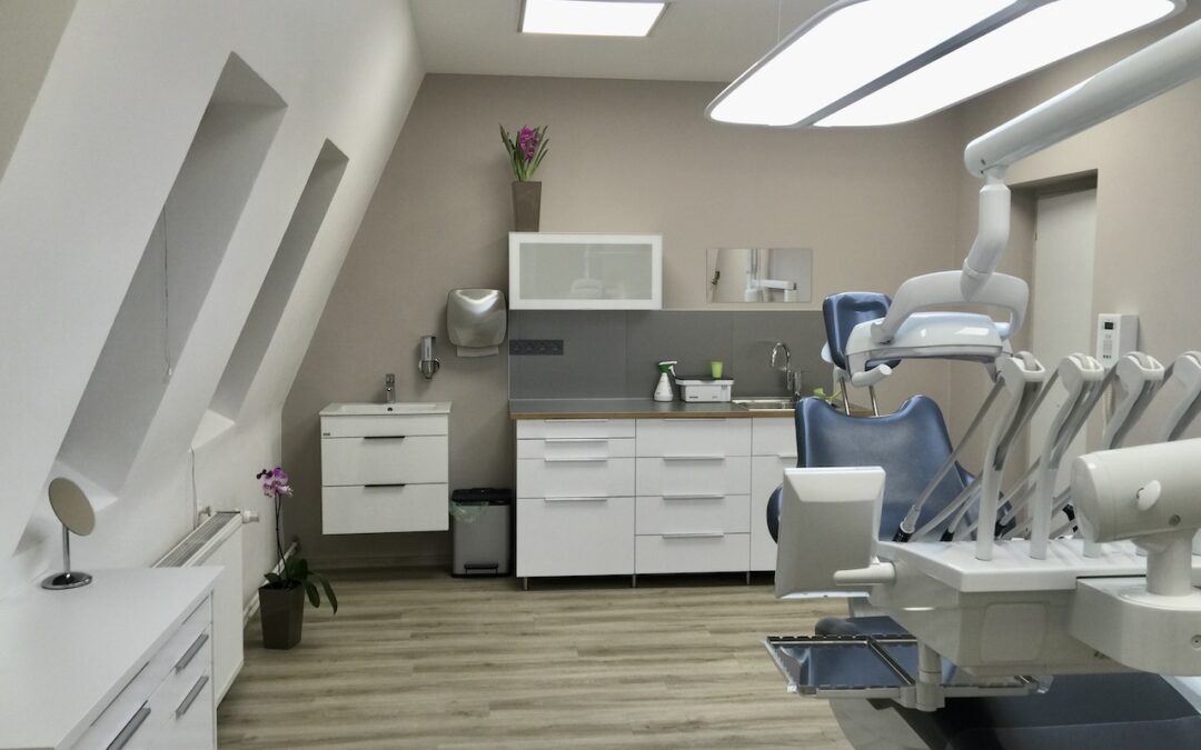 Ve dnech 4/9 a 7/9 budou ordinace lékařů uzavřené. Dentální hygiena funguje bez omezení.